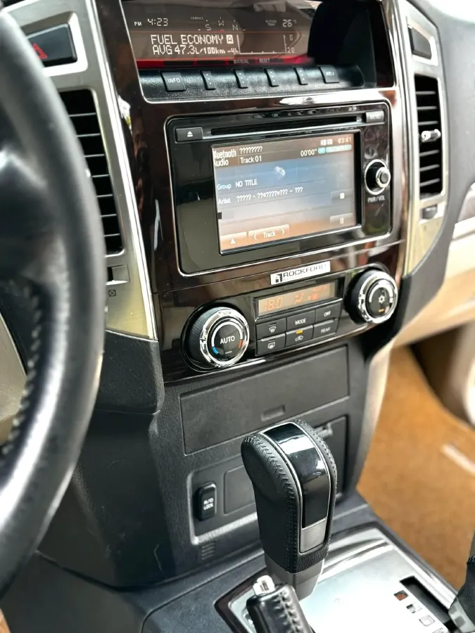 2018 Mitsubishi Pajero 3.0L 174HP V6 5AT,autocango,china used car exporter,china ev exporter,chinese used car exporter,chinese used ev exporter