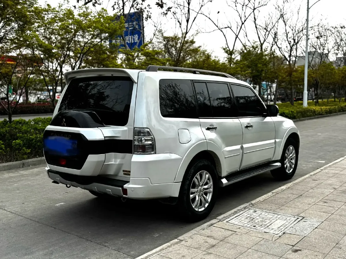 2018 Mitsubishi Pajero 3.0L 174HP V6 5AT,autocango,china used car exporter,china ev exporter,chinese used car exporter,chinese used ev exporter