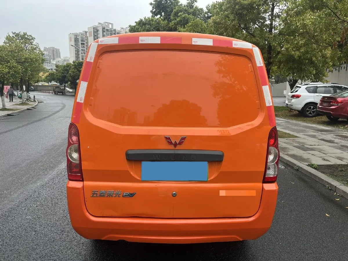 2022 WuLing RongGuang Mini Truck EV BEV 41.5KWH,autocango,china used car exporter,china ev exporter,chinese used car exporter,chinese used ev exporter