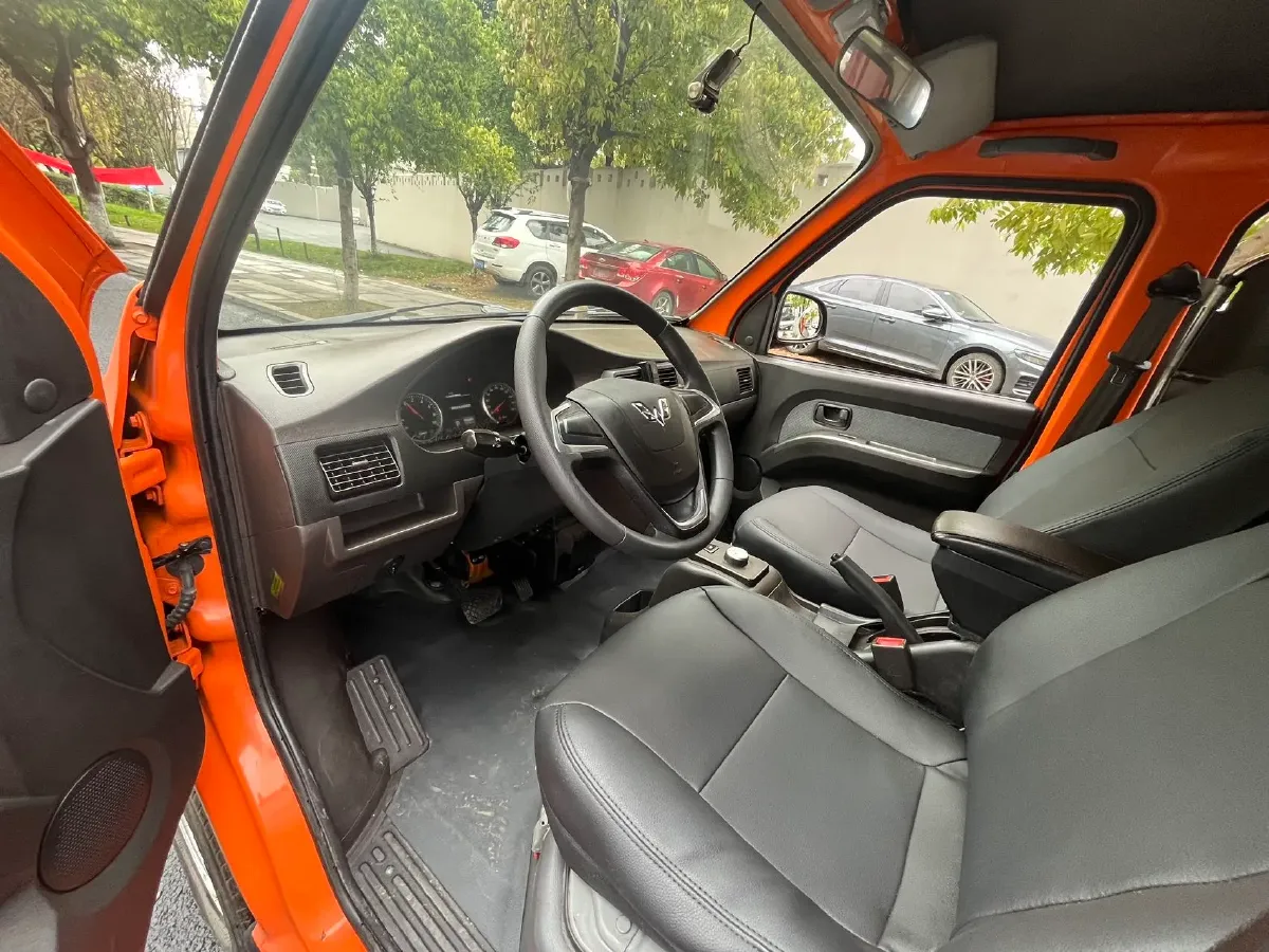 2022 WuLing RongGuang Mini Truck EV BEV 41.5KWH,autocango,china used car exporter,china ev exporter,chinese used car exporter,chinese used ev exporter