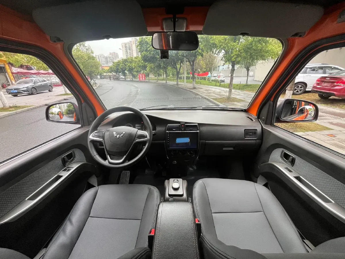 2022 WuLing RongGuang Mini Truck EV BEV 41.5KWH,autocango,china used car exporter,china ev exporter,chinese used car exporter,chinese used ev exporter