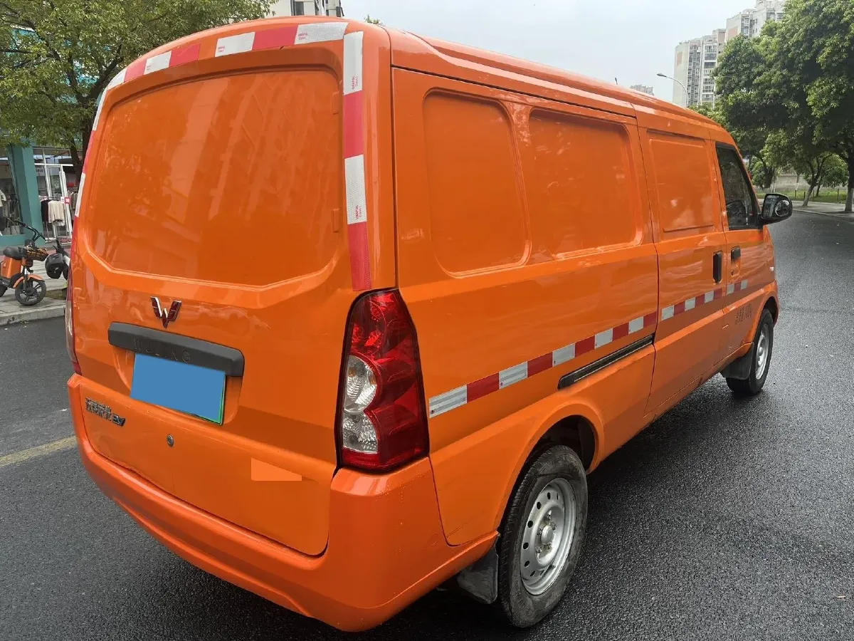 2022 WuLing RongGuang Mini Truck EV BEV 41.5KWH,autocango,china used car exporter,china ev exporter,chinese used car exporter,chinese used ev exporter