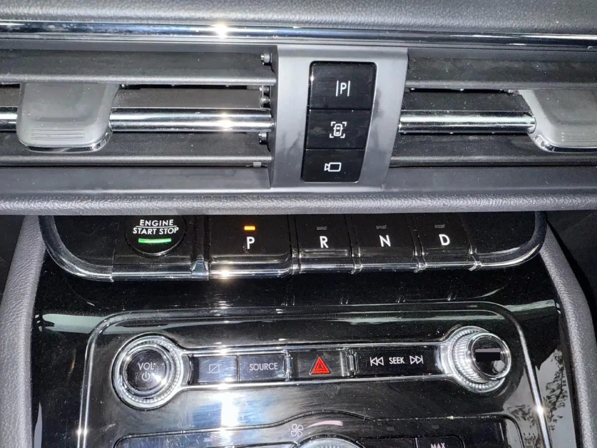 2020 Lincoln Corsair 2.0T 245HP L4 8AT,autocango,china used car exporter,china ev exporter,chinese used car exporter,chinese used ev exporter