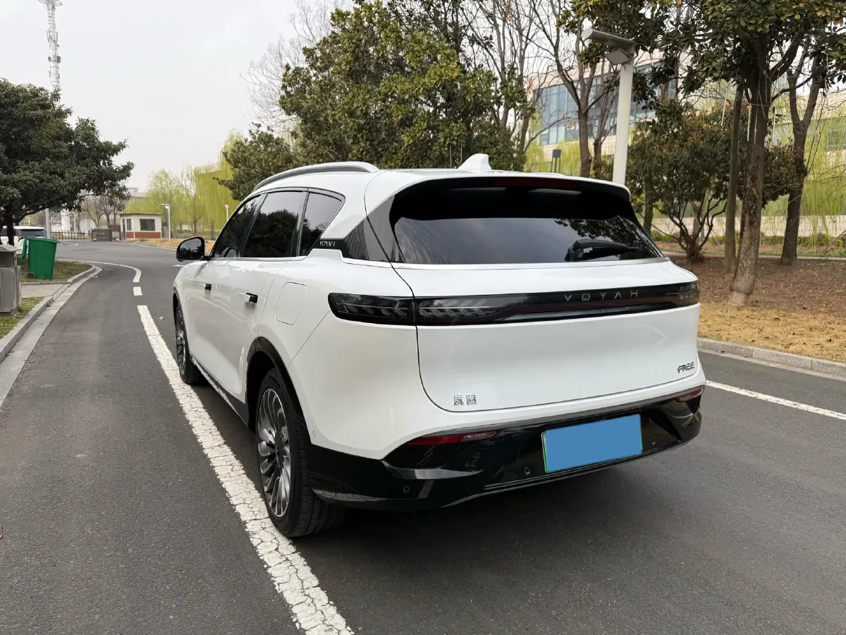 2021 Voyah FREE Range Extended 109HP REEV 33KWH,autocango,china used car exporter,china ev exporter,chinese used car exporter,chinese used ev exporter