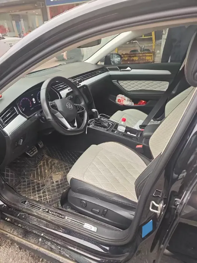 2023 Volkswagen Magotan 2.0T 186HP L4 7DCT,autocango,china used car exporter,china ev exporter,chinese used car exporter,chinese used ev exporter