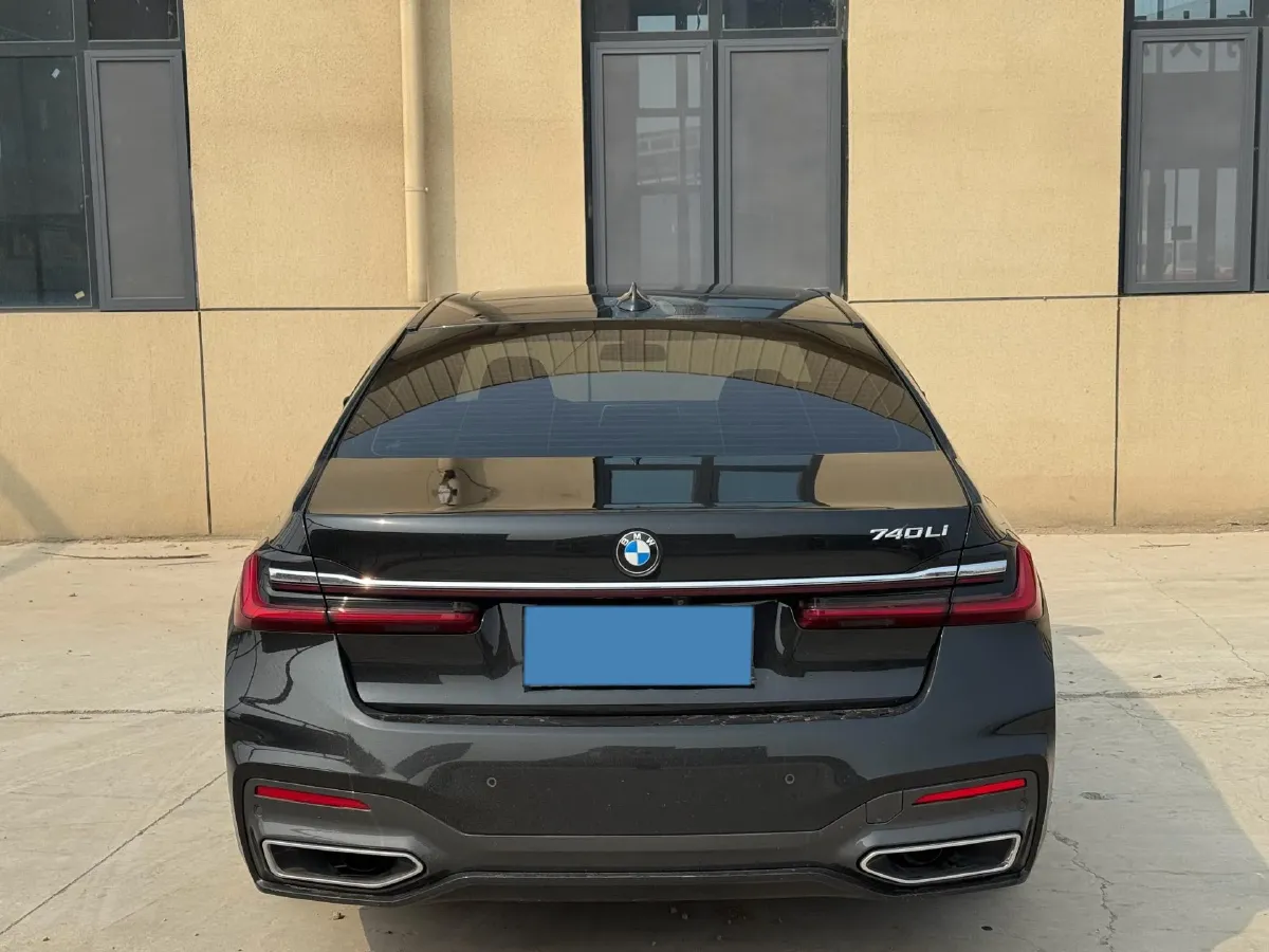 2022 BMW 7 Series 3.0T 340HP L6 8AT,autocango,china used car exporter,china ev exporter,chinese used car exporter,chinese used ev exporter