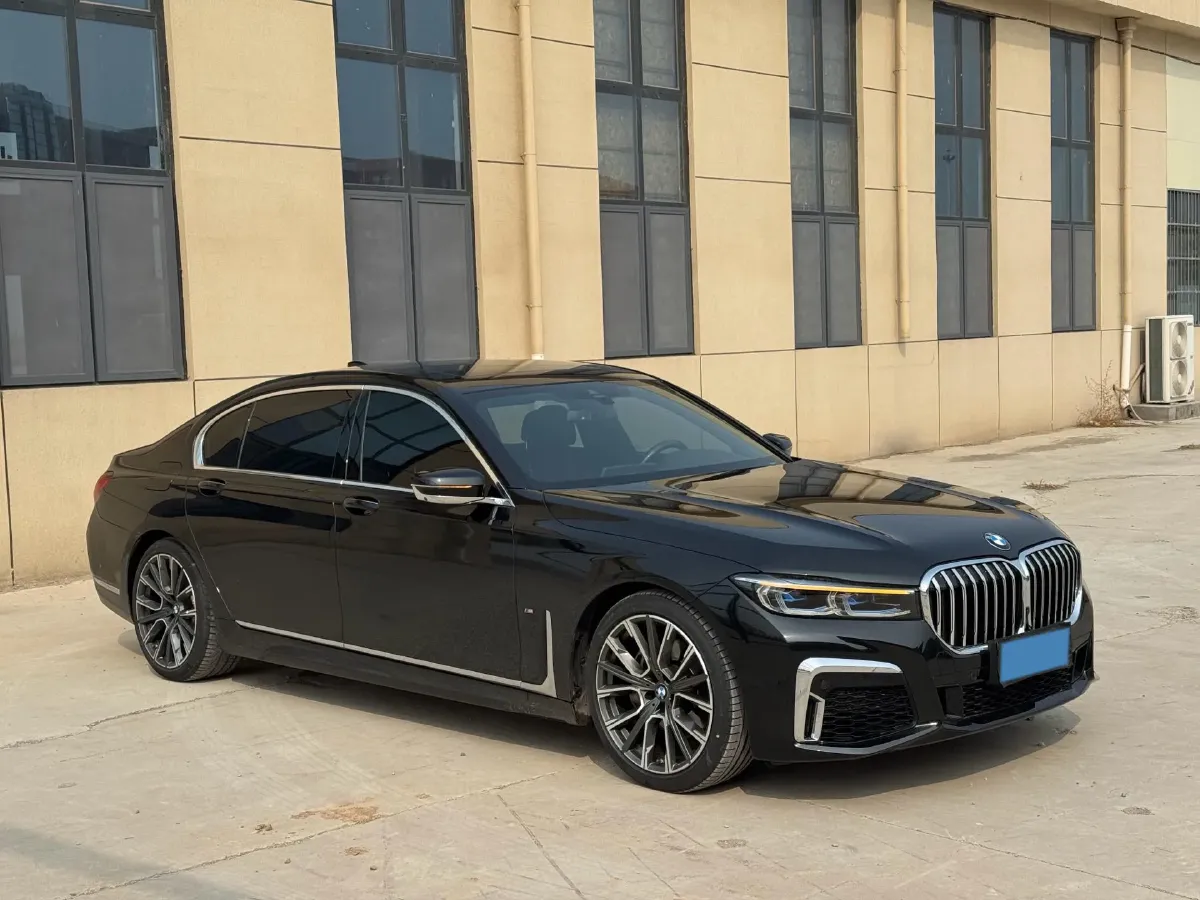 2022 BMW 7 Series 3.0T 340HP L6 8AT,autocango,china used car exporter,china ev exporter,chinese used car exporter,chinese used ev exporter