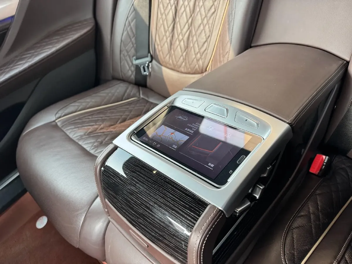 2022 BMW 7 Series 3.0T 340HP L6 8AT,autocango,china used car exporter,china ev exporter,chinese used car exporter,chinese used ev exporter