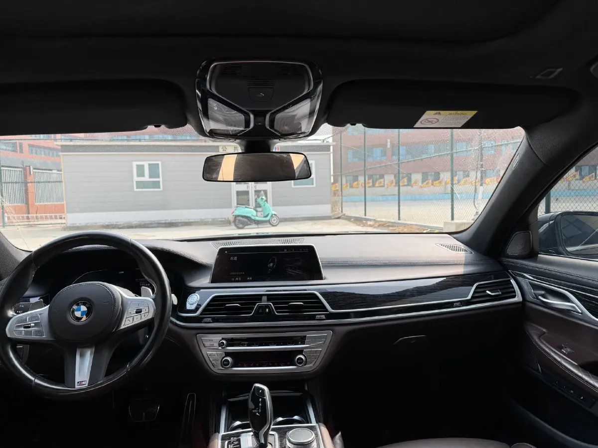2022 BMW 7 Series 3.0T 340HP L6 8AT,autocango,china used car exporter,china ev exporter,chinese used car exporter,chinese used ev exporter