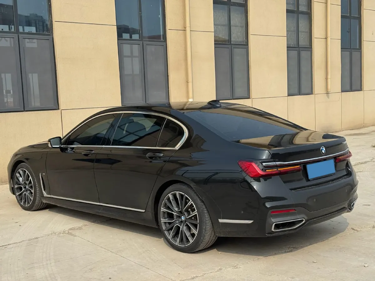 2022 BMW 7 Series 3.0T 340HP L6 8AT,autocango,china used car exporter,china ev exporter,chinese used car exporter,chinese used ev exporter