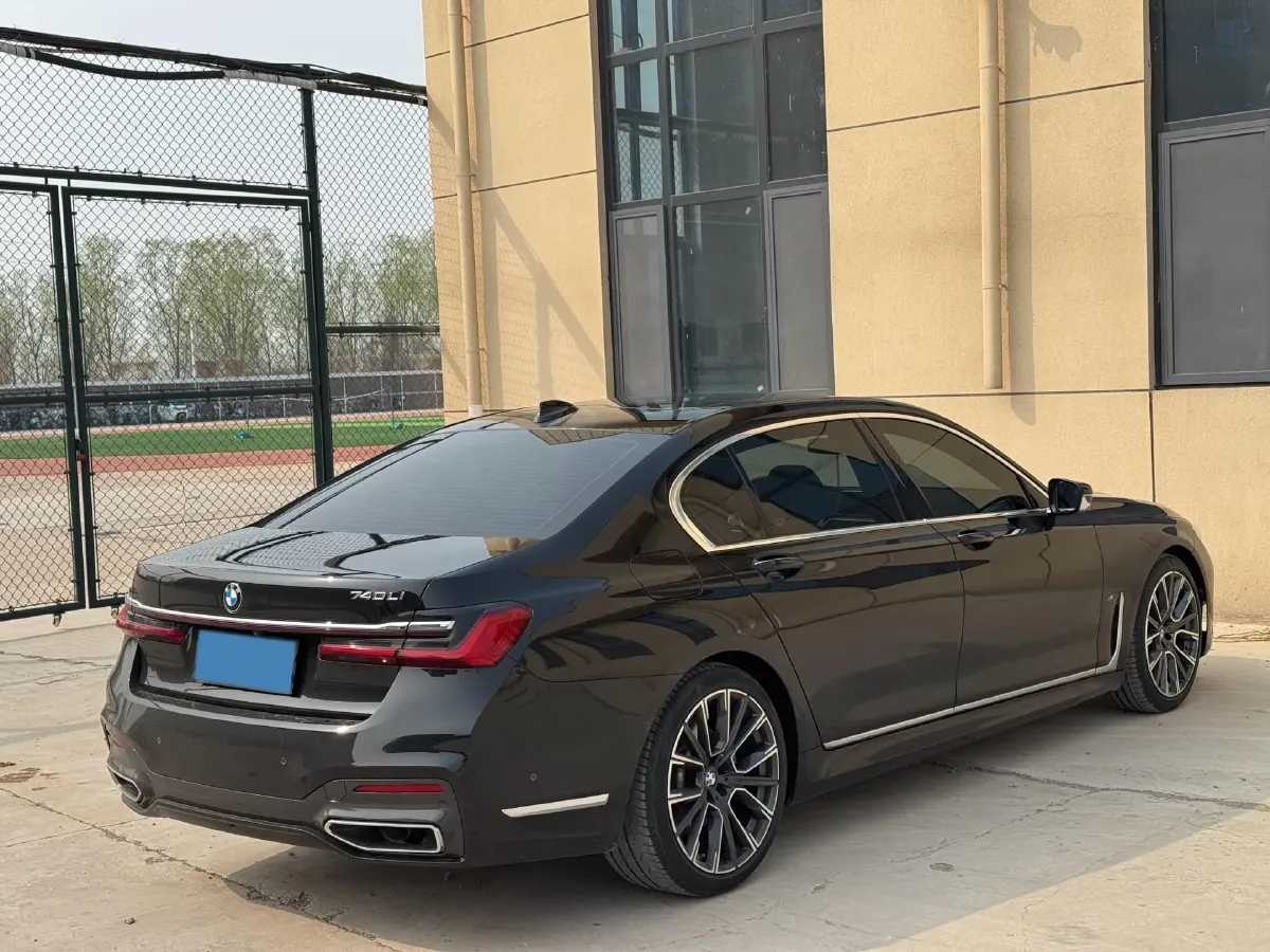 2022 BMW 7 Series 3.0T 340HP L6 8AT,autocango,china used car exporter,china ev exporter,chinese used car exporter,chinese used ev exporter