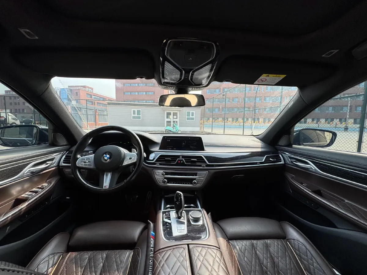 2022 BMW 7 Series 3.0T 340HP L6 8AT,autocango,china used car exporter,china ev exporter,chinese used car exporter,chinese used ev exporter