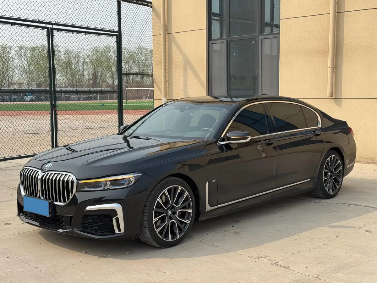 2022 BMW 7 Series 3.0T 340HP L6 8AT,autocango,china used car exporter,china ev exporter,chinese used car exporter,chinese used ev exporter