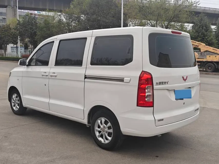 2019 WuLing HongGuang V 1.5L 99HP L4 6MT,autocango,china used car exporter,china ev exporter,chinese used car exporter,chinese used ev exporter