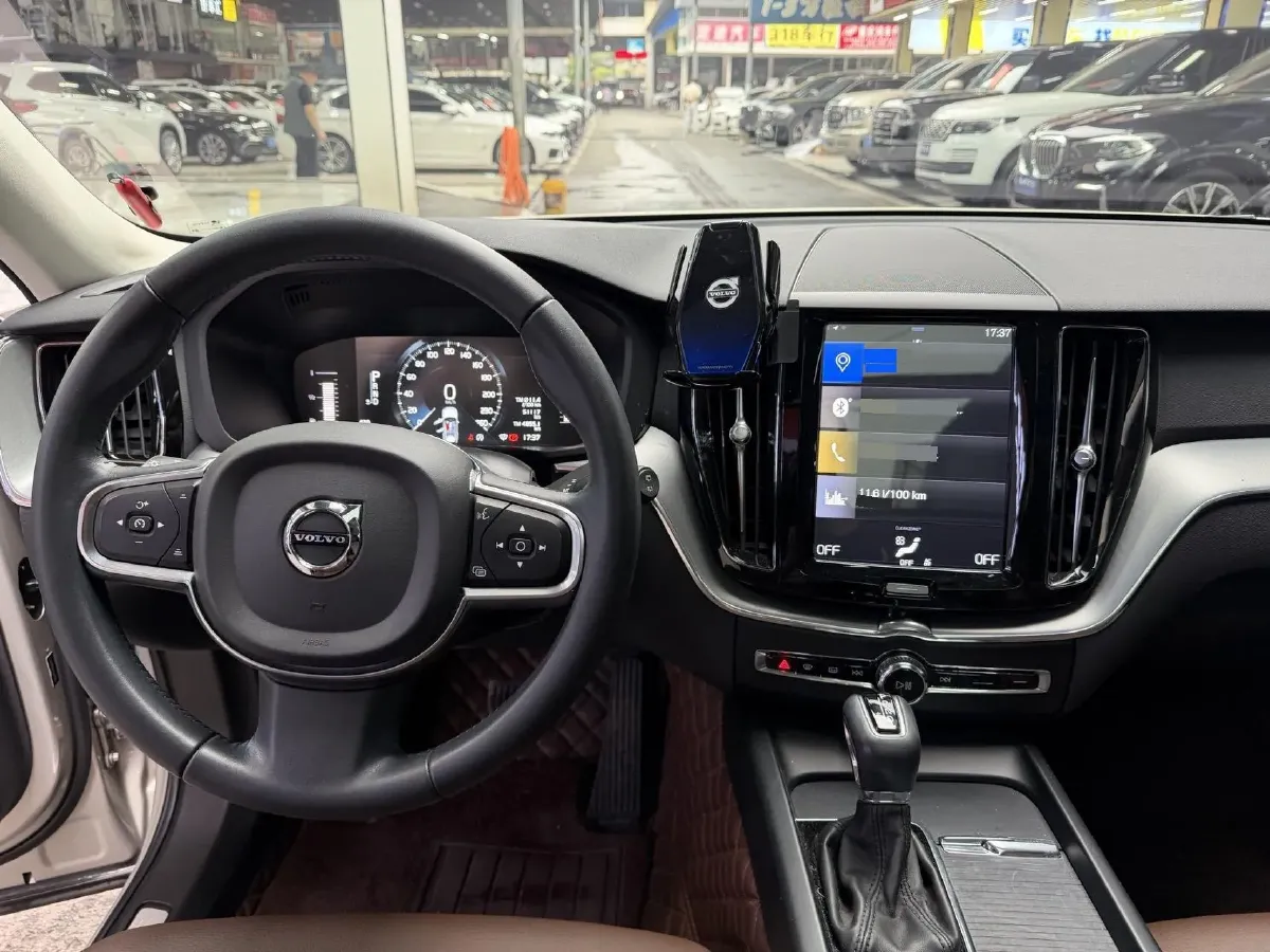 2020 Volvo XC60 2.0T 254HP L4 8AT,autocango,china used car exporter,china ev exporter,chinese used car exporter,chinese used ev exporter