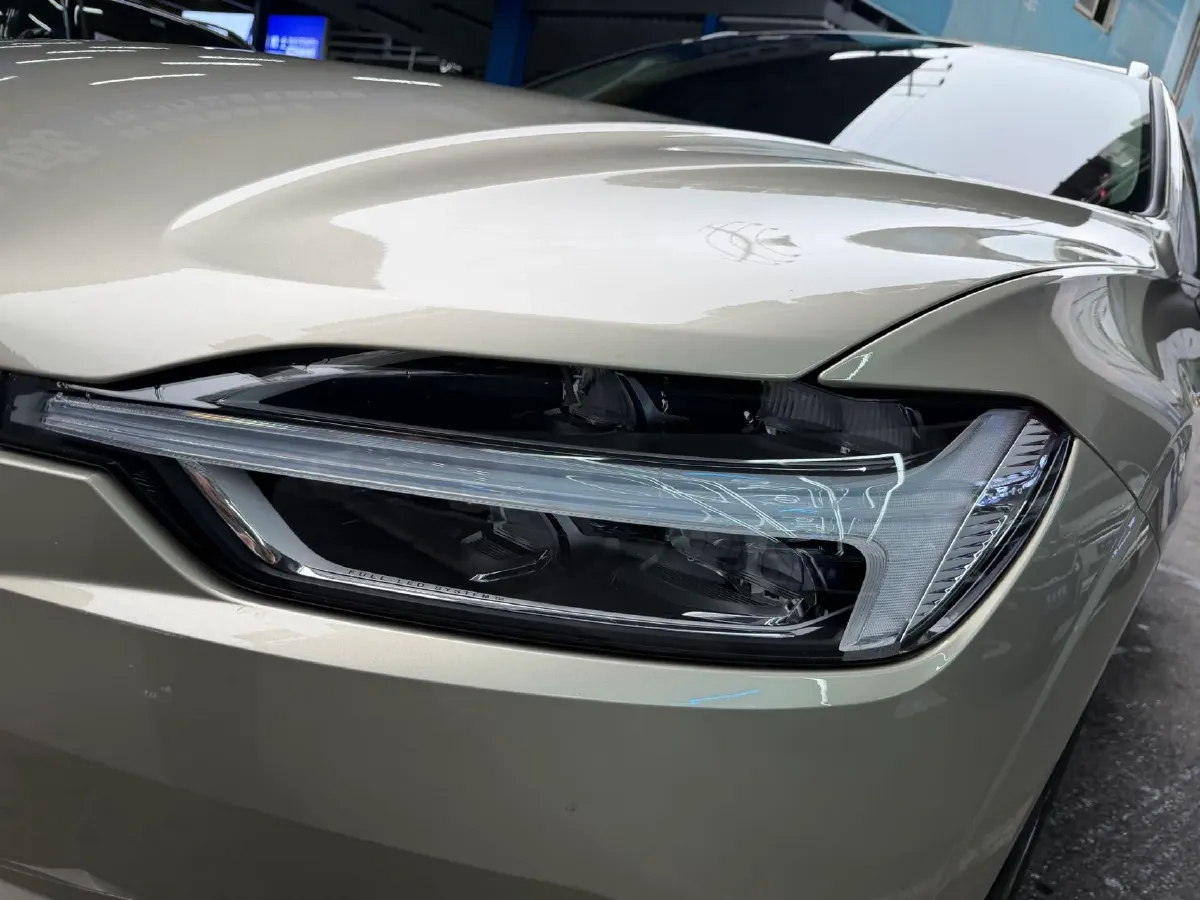 2020 Volvo XC60 2.0T 254HP L4 8AT,autocango,china used car exporter,china ev exporter,chinese used car exporter,chinese used ev exporter