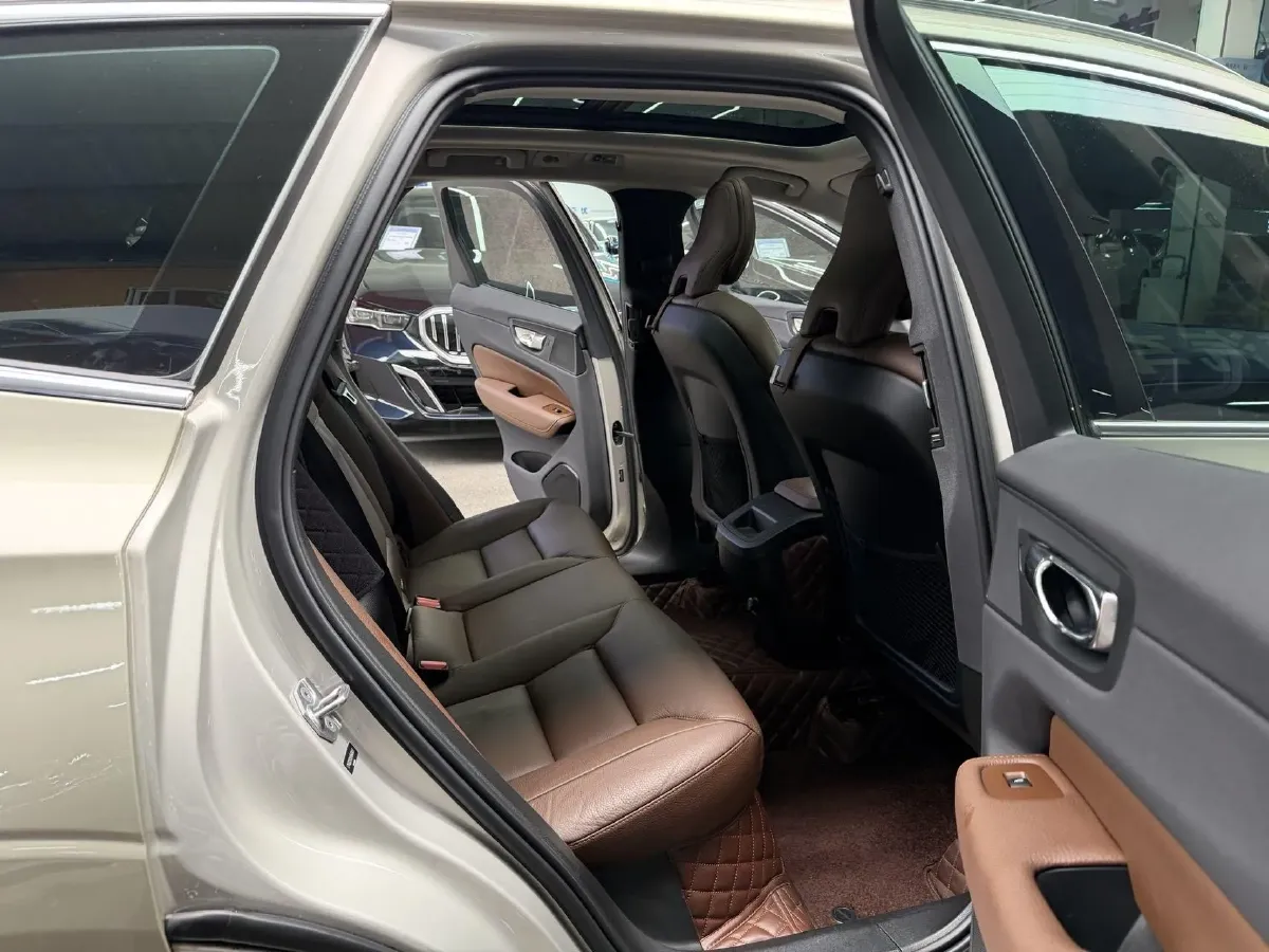 2020 Volvo XC60 2.0T 254HP L4 8AT,autocango,china used car exporter,china ev exporter,chinese used car exporter,chinese used ev exporter