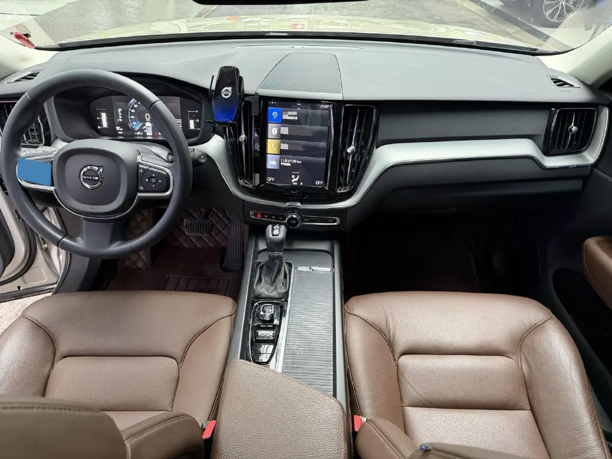 2020 Volvo XC60 2.0T 254HP L4 8AT,autocango,china used car exporter,china ev exporter,chinese used car exporter,chinese used ev exporter