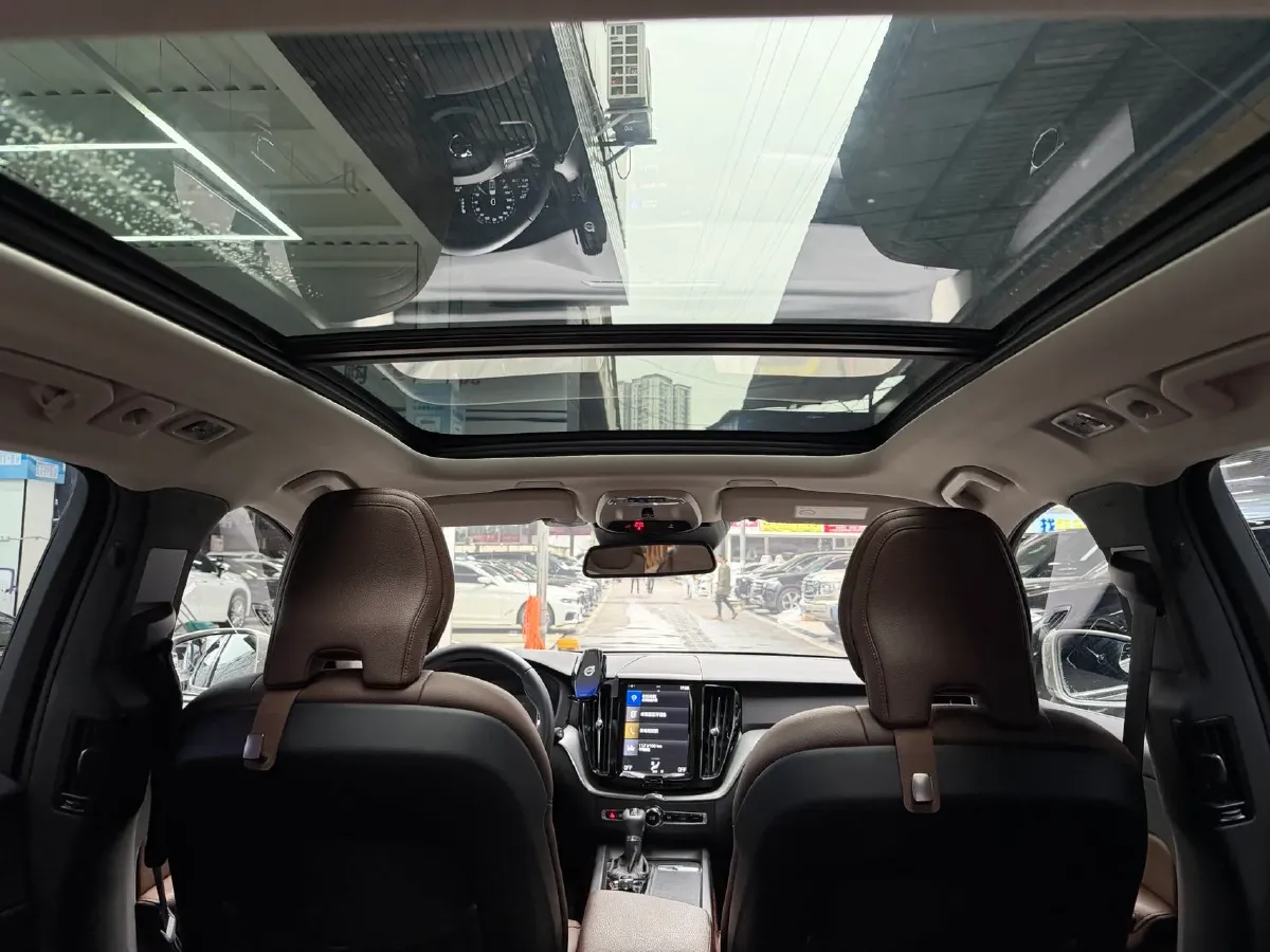 2020 Volvo XC60 2.0T 254HP L4 8AT,autocango,china used car exporter,china ev exporter,chinese used car exporter,chinese used ev exporter