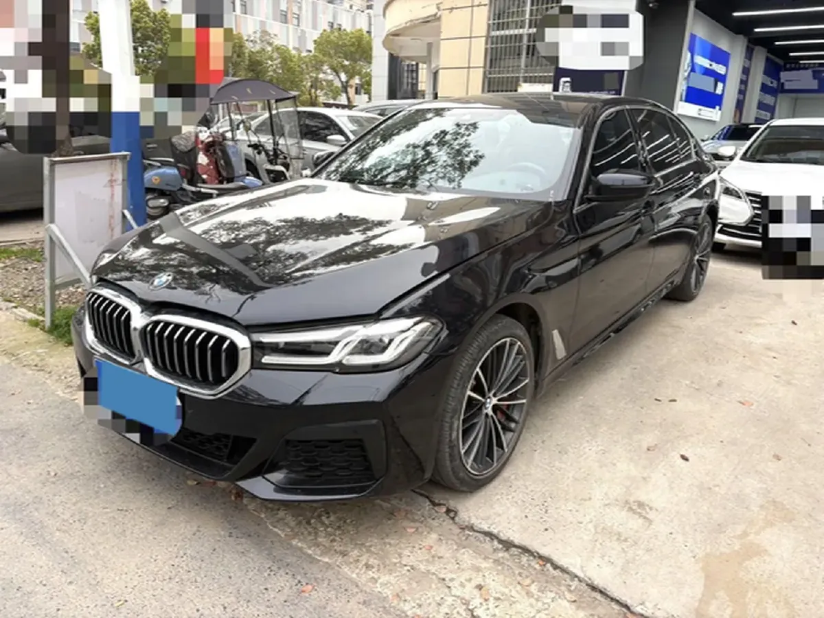 2022 BMW 5 Series 2.0T 252HP L4 8AT,autocango,china used car exporter,china ev exporter,chinese used car exporter,chinese used ev exporter
