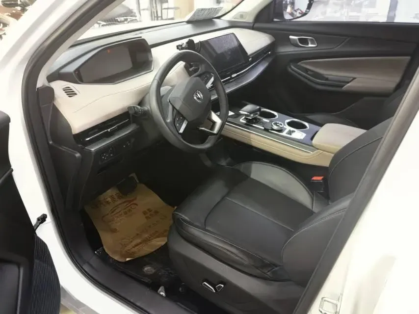 2022 ChangAn UNI-V 1.5T 188HP L4 7DCT,autocango,china used car exporter,china ev exporter,chinese used car exporter,chinese used ev exporter