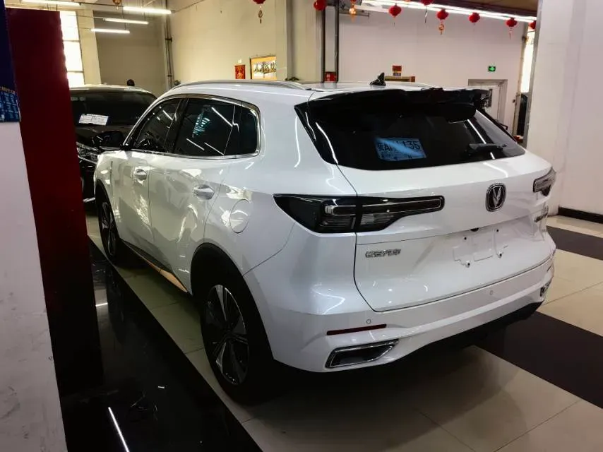 2022 ChangAn UNI-V 1.5T 188HP L4 7DCT,autocango,china used car exporter,china ev exporter,chinese used car exporter,chinese used ev exporter