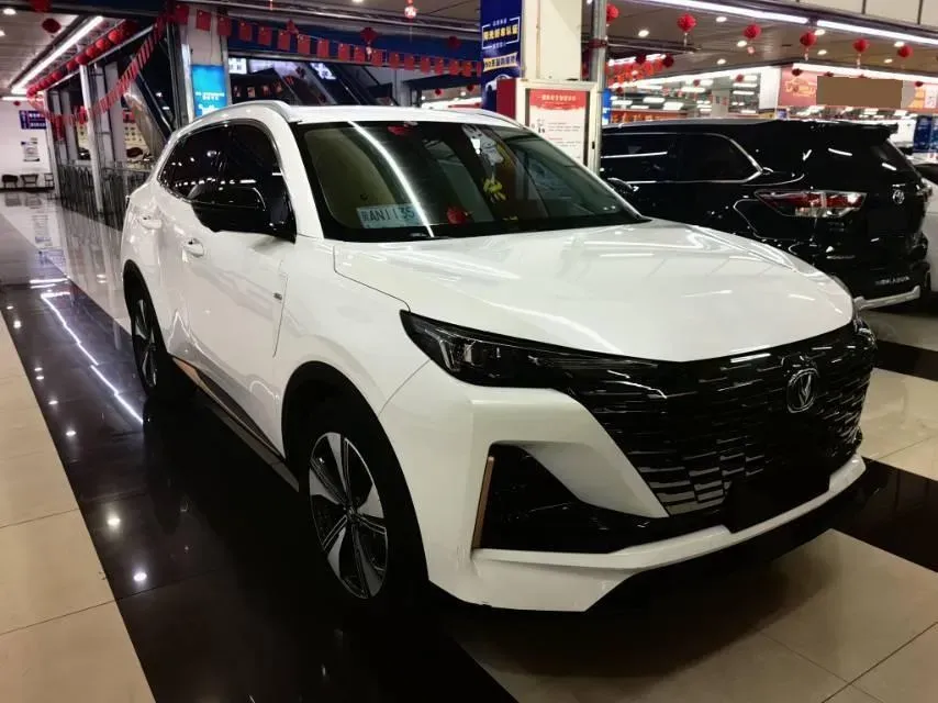 2022 ChangAn UNI-V 1.5T 188HP L4 7DCT,autocango,china used car exporter,china ev exporter,chinese used car exporter,chinese used ev exporter