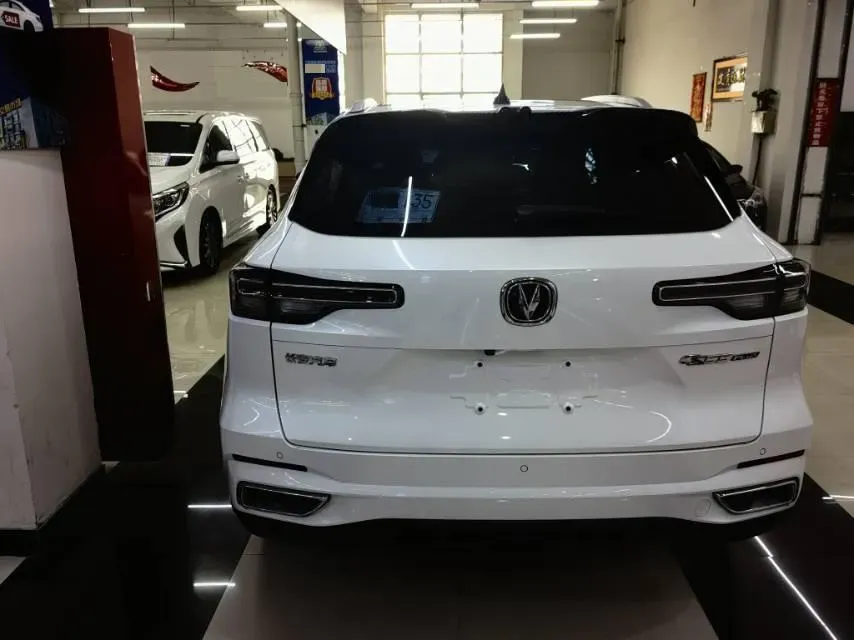 2022 ChangAn UNI-V 1.5T 188HP L4 7DCT,autocango,china used car exporter,china ev exporter,chinese used car exporter,chinese used ev exporter