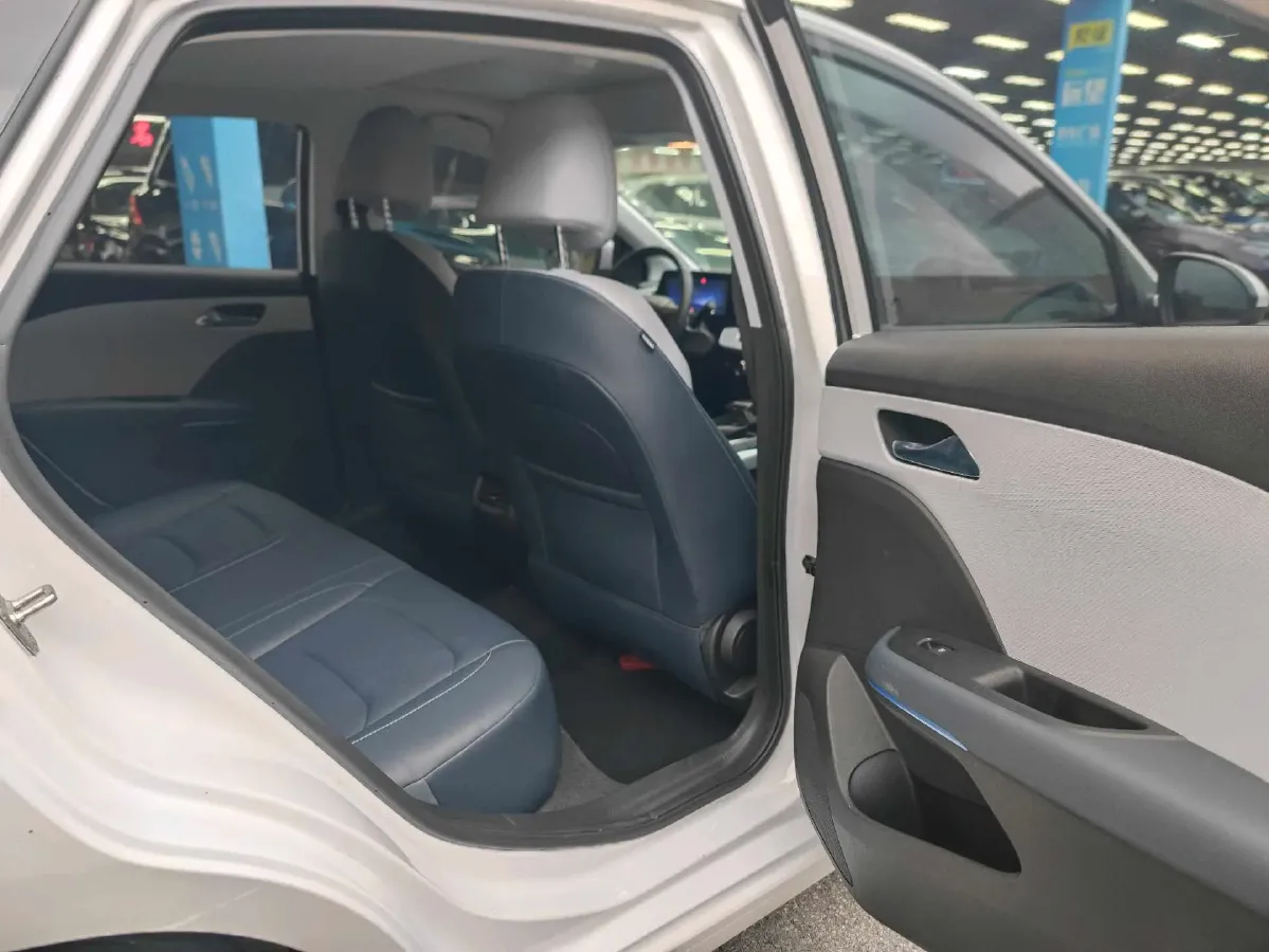 2024 Chevrolet Monza 1.5L 113HP L4 6DCT,autocango,china used car exporter,china ev exporter,chinese used car exporter,chinese used ev exporter