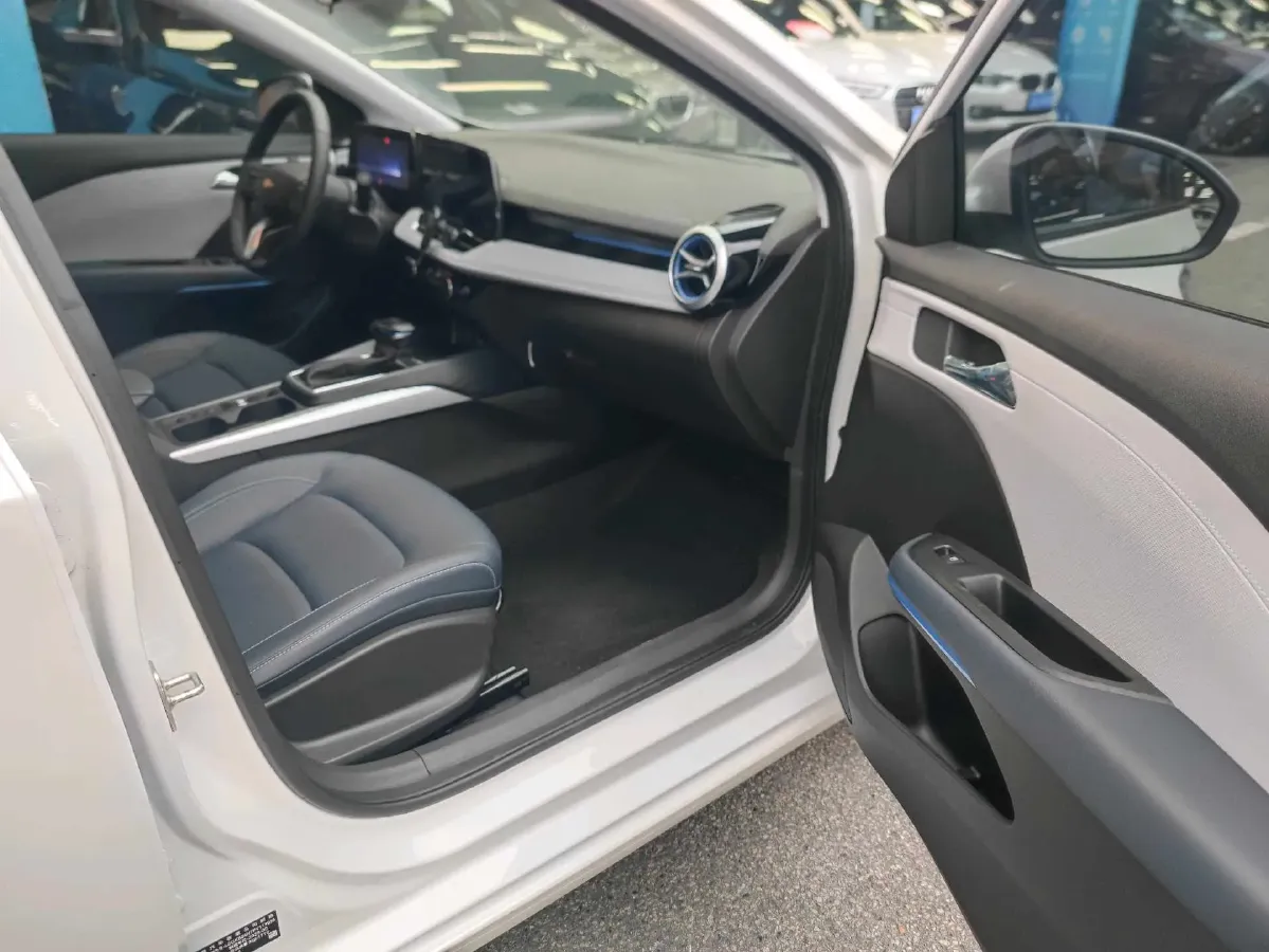 2024 Chevrolet Monza 1.5L 113HP L4 6DCT,autocango,china used car exporter,china ev exporter,chinese used car exporter,chinese used ev exporter