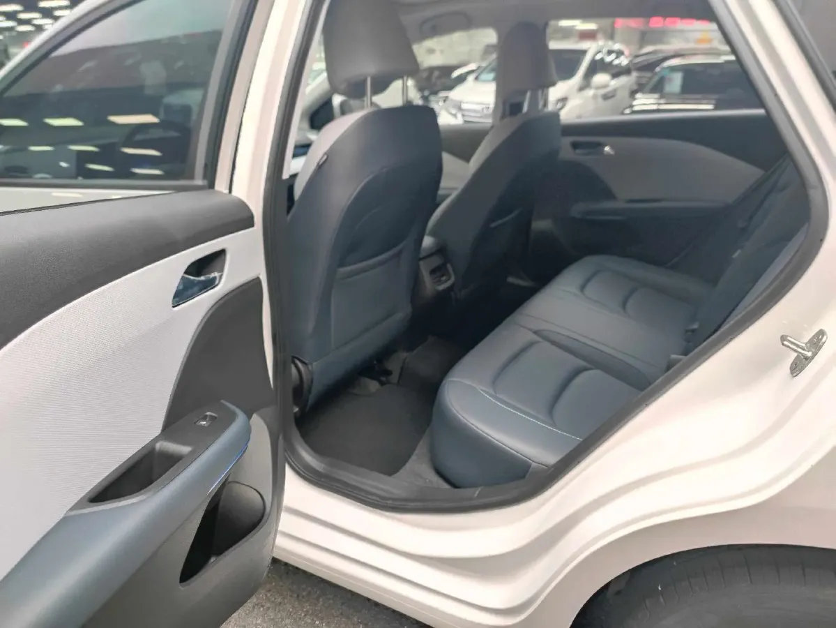 2024 Chevrolet Monza 1.5L 113HP L4 6DCT,autocango,china used car exporter,china ev exporter,chinese used car exporter,chinese used ev exporter