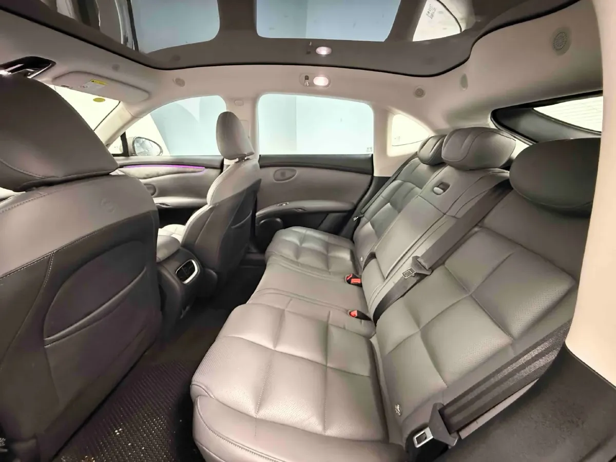 2023 IM LS6 BEV 71KWH,autocango,china used car exporter,china ev exporter,chinese used car exporter,chinese used ev exporter