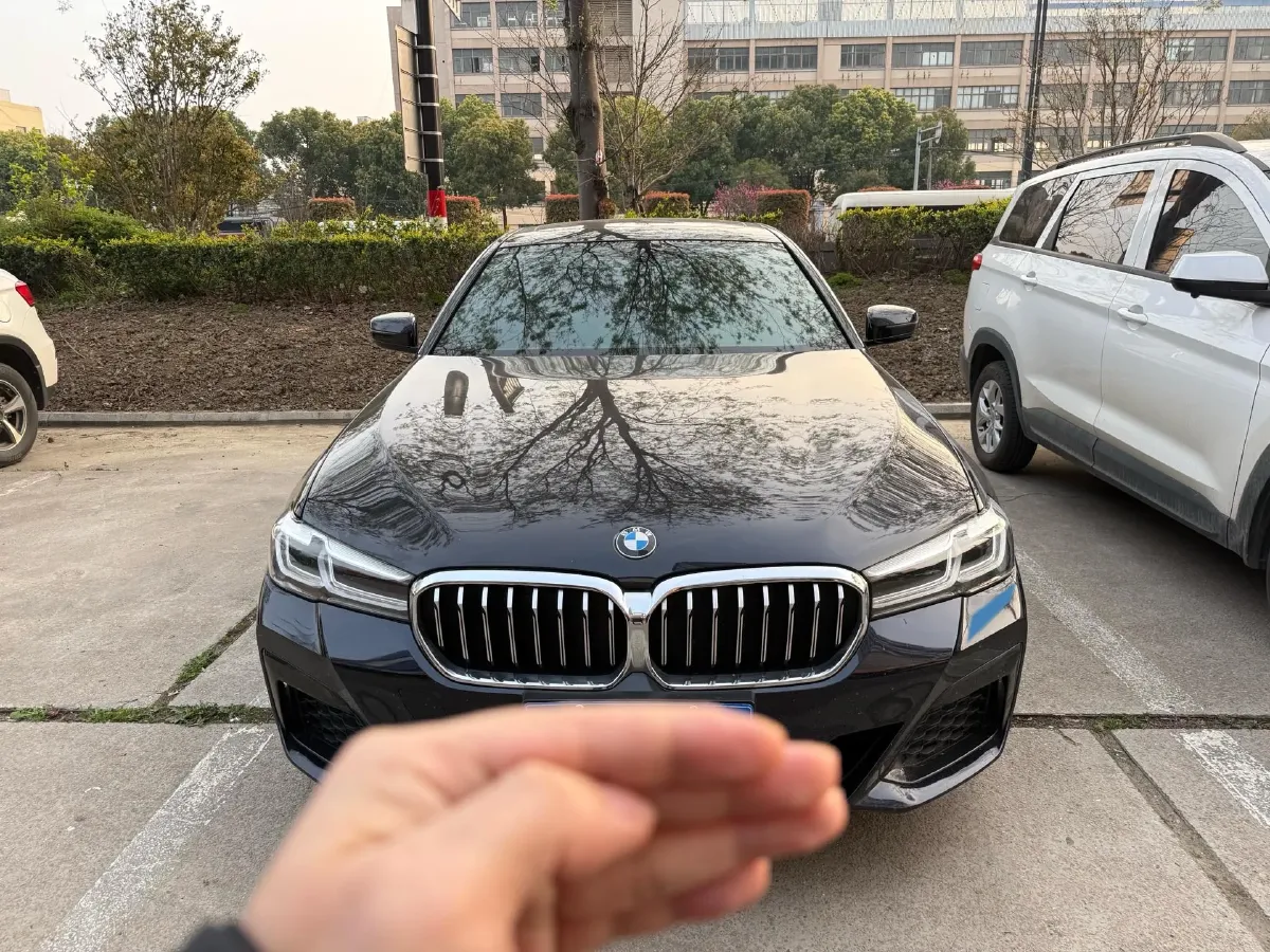 2022 BMW 5 Series 2.0T 184HP L4 8AT,autocango,china used car exporter,china ev exporter,chinese used car exporter,chinese used ev exporter