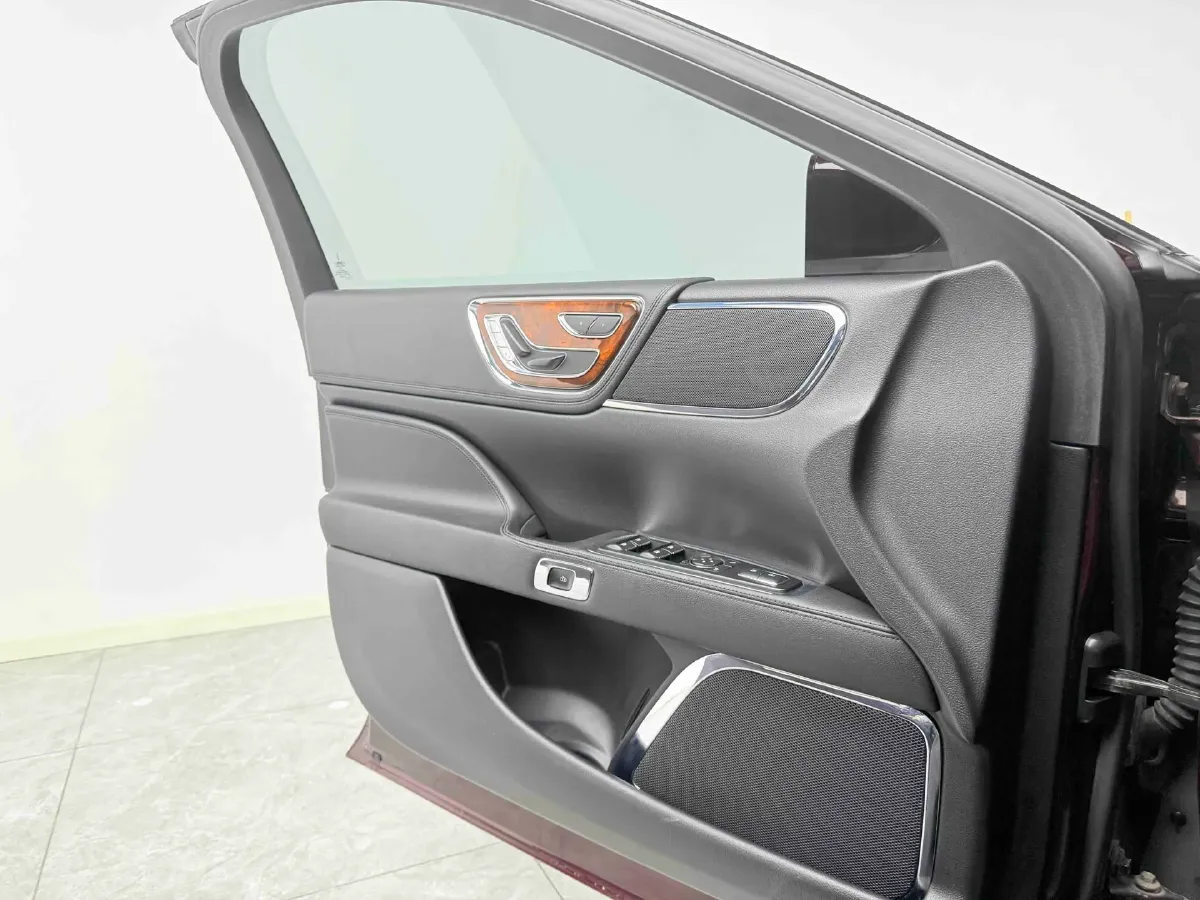 2018 Lincoln Continental 2.0T 261HP L4 6AT,autocango,china used car exporter,china ev exporter,chinese used car exporter,chinese used ev exporter