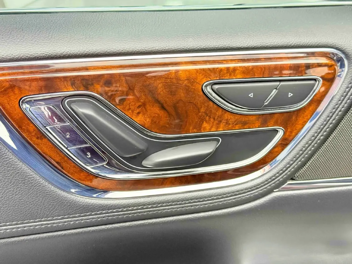 2018 Lincoln Continental 2.0T 261HP L4 6AT,autocango,china used car exporter,china ev exporter,chinese used car exporter,chinese used ev exporter