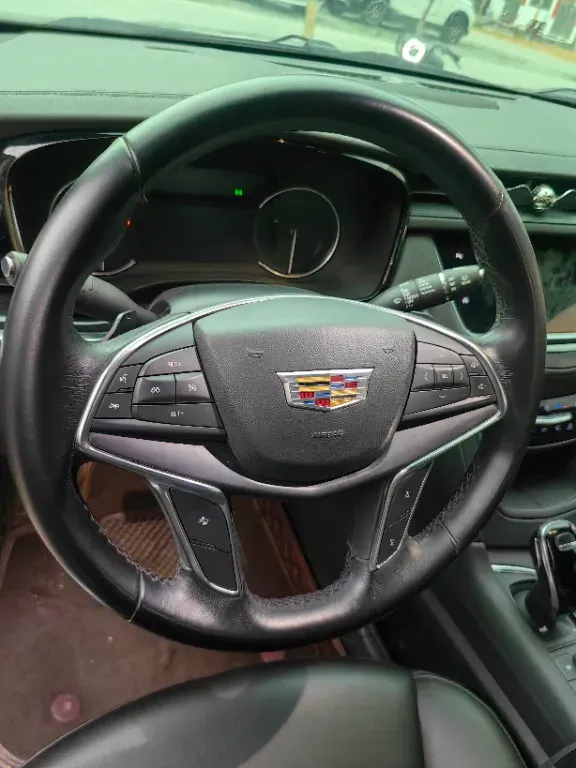 2021 Cadillac XT5 2.0T 237HP L4 9AT,autocango,china used car exporter,china ev exporter,chinese used car exporter,chinese used ev exporter