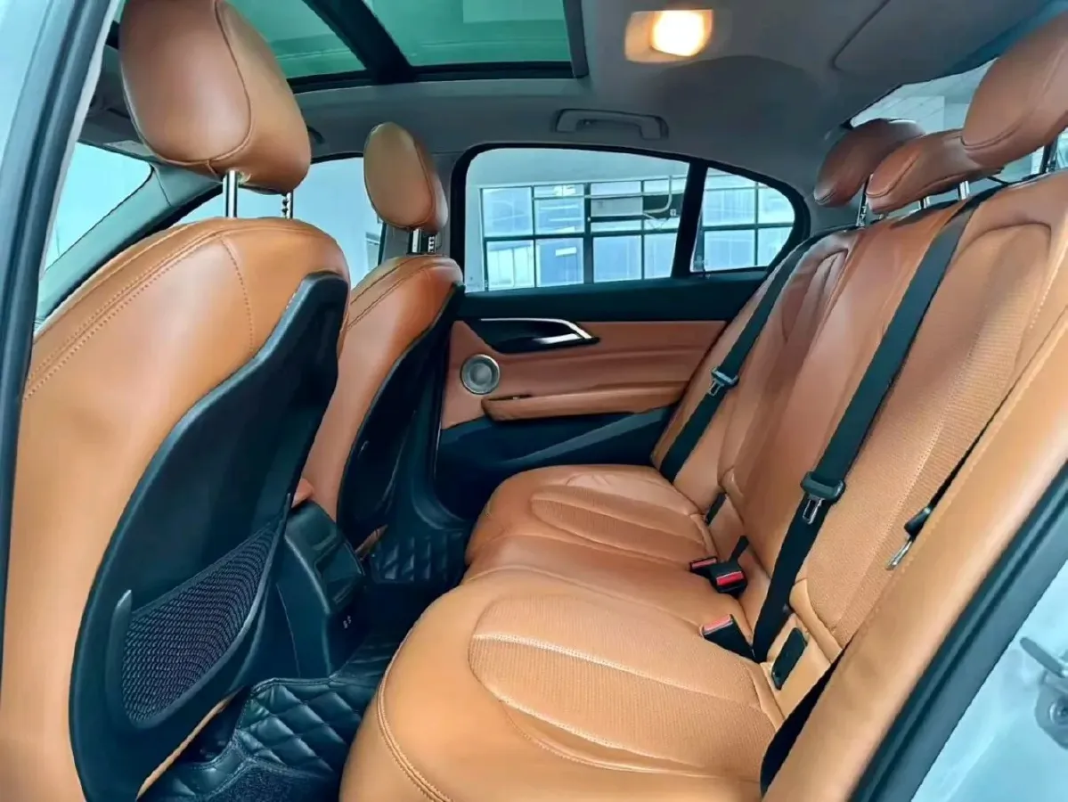 2021 BMW 1 Series 1.5T 140HP L3 7DCT,autocango,china used car exporter,china ev exporter,chinese used car exporter,chinese used ev exporter