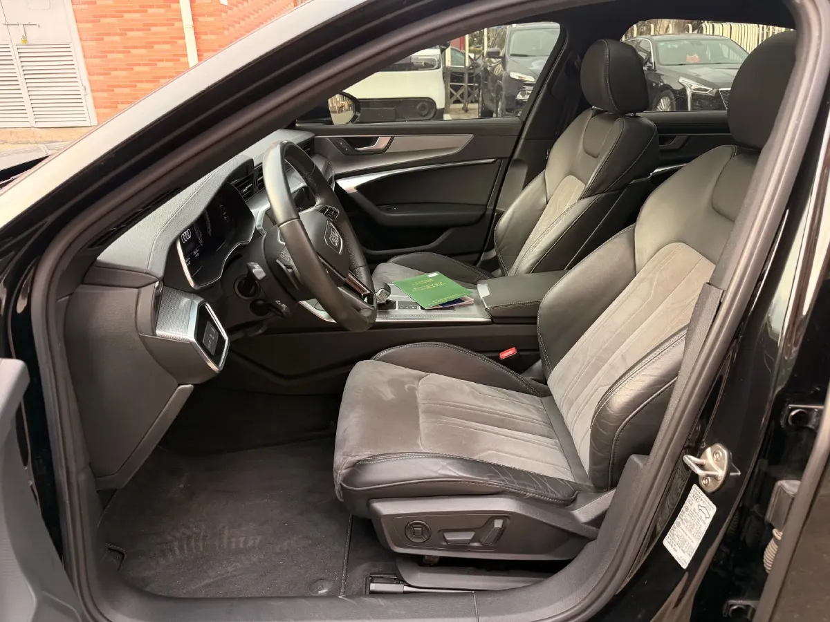 2021 Audi A6L 2.0T 190HP L4 7DCT,autocango,china used car exporter,china ev exporter,chinese used car exporter,chinese used ev exporter