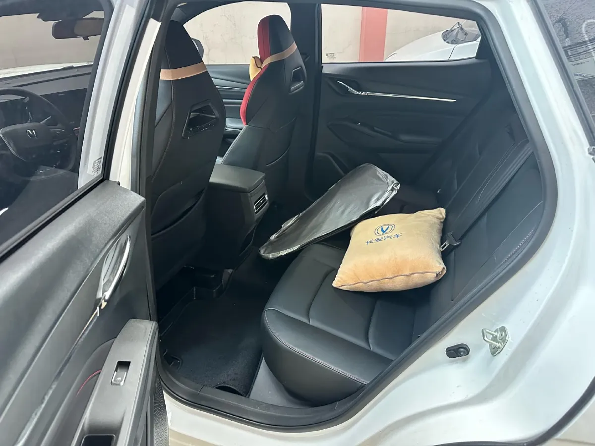 2025 ChangAn X5 PLUS 1.5T 188HP L4 7DCT,autocango,china used car exporter,china ev exporter,chinese used car exporter,chinese used ev exporter