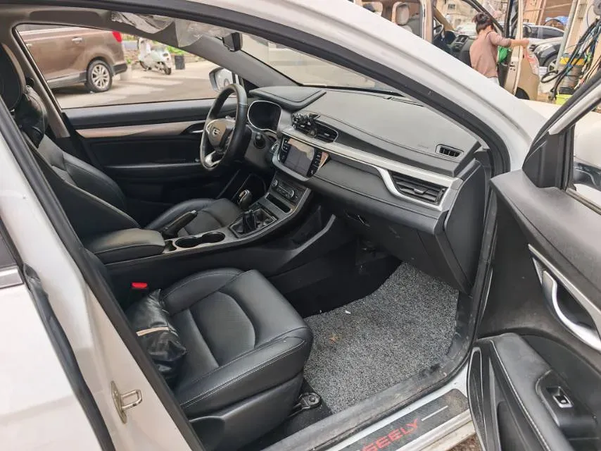 2020 Geely Emgrand 1.5L 109HP L4 5MT,autocango,china used car exporter,china ev exporter,chinese used car exporter,chinese used ev exporter