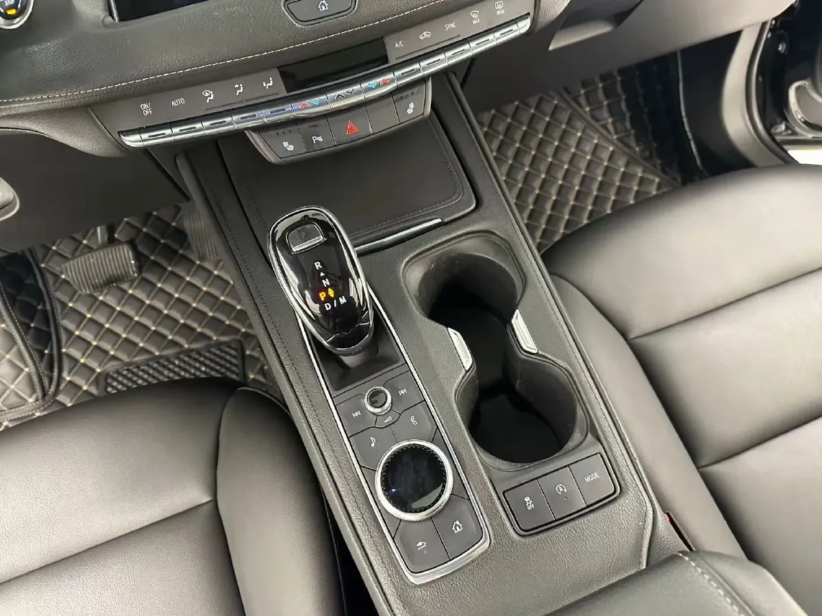 2020 Cadillac XT4 2.0T 237HP L4 9AT,autocango,china used car exporter,china ev exporter,chinese used car exporter,chinese used ev exporter