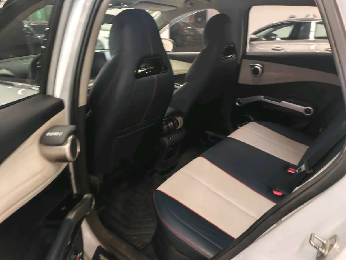 2022 Hycan Z03 BEV 64.23KWH,autocango,china used car exporter,china ev exporter,chinese used car exporter,chinese used ev exporter