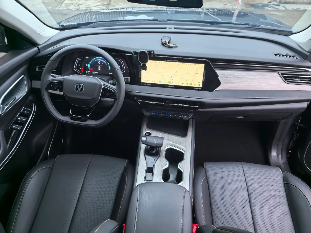 2024 ChangAn X7 PLUS 1.5T 188HP L4 7DCT,autocango,china used car exporter,china ev exporter,chinese used car exporter,chinese used ev exporter