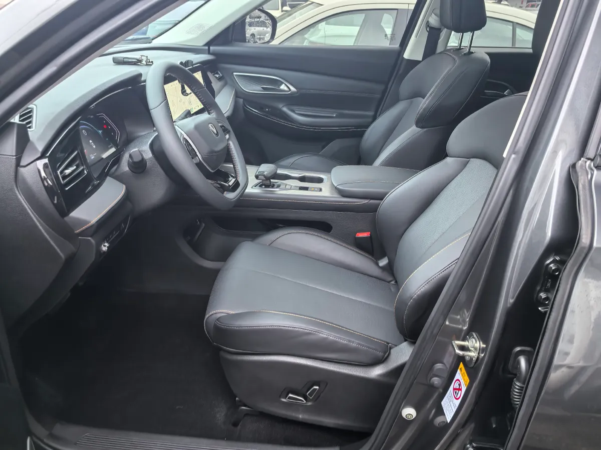 2024 ChangAn X7 PLUS 1.5T 188HP L4 7DCT,autocango,china used car exporter,china ev exporter,chinese used car exporter,chinese used ev exporter