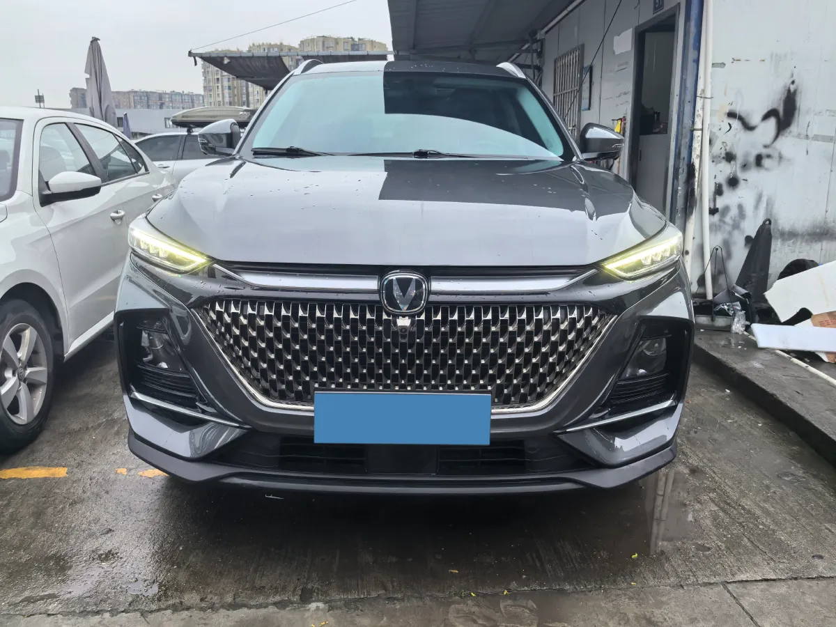 2024 ChangAn X7 PLUS 1.5T 188HP L4 7DCT,autocango,china used car exporter,china ev exporter,chinese used car exporter,chinese used ev exporter