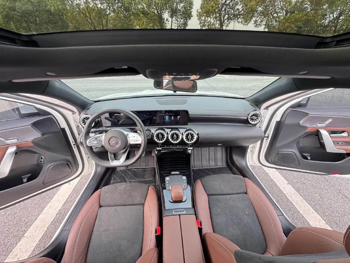 2021 Mercedes-Benz A Class 1.3T 163HP L4 7DCT,autocango,china used car exporter,china ev exporter,chinese used car exporter,chinese used ev exporter
