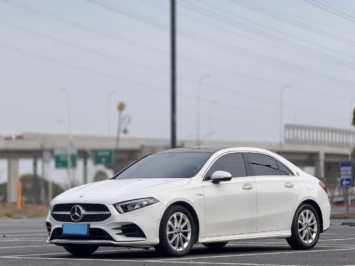 2021 Mercedes-Benz A Class 1.3T 163HP L4 7DCT,autocango,china used car exporter,china ev exporter,chinese used car exporter,chinese used ev exporter