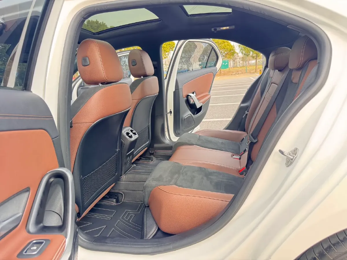 2021 Mercedes-Benz A Class 1.3T 163HP L4 7DCT,autocango,china used car exporter,china ev exporter,chinese used car exporter,chinese used ev exporter