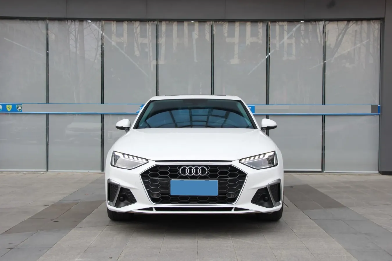 2022 Audi A4L 2.0T 190HP L4 7DCT,autocango,china used car exporter,china ev exporter,chinese used car exporter,chinese used ev exporter