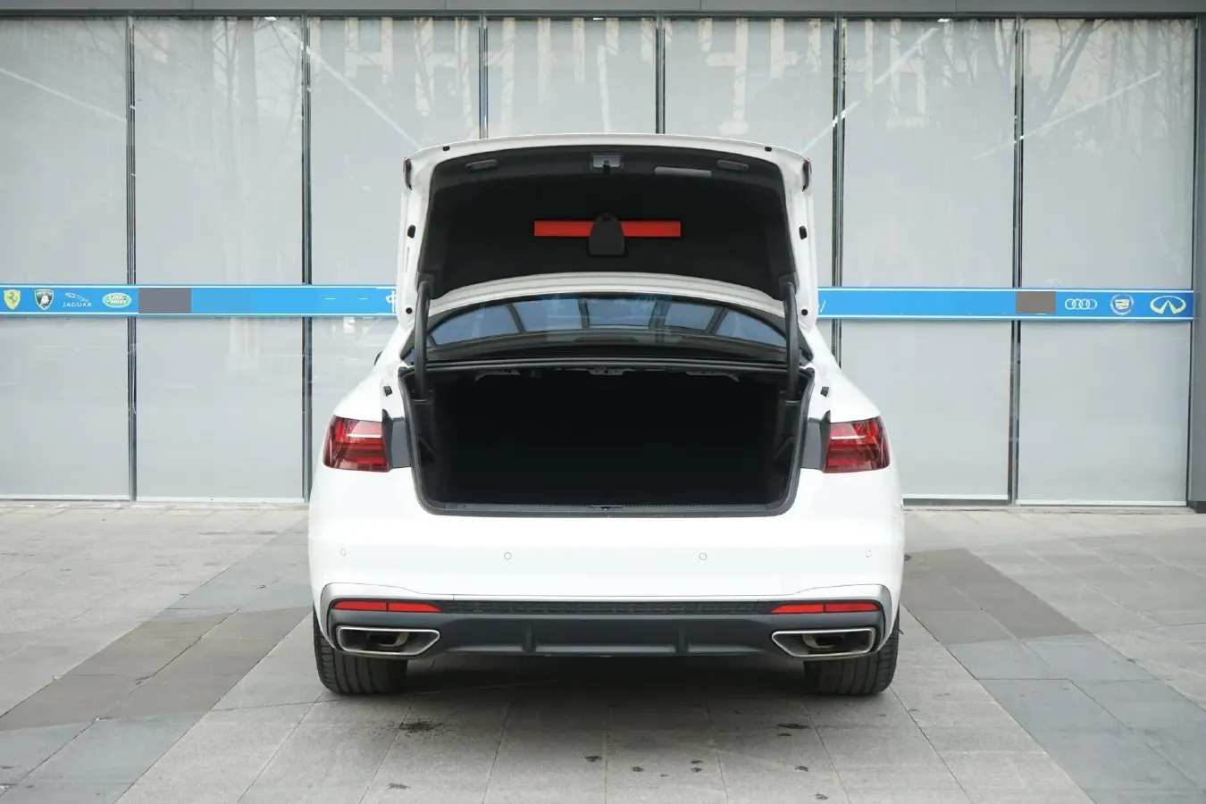 2022 Audi A4L 2.0T 190HP L4 7DCT,autocango,china used car exporter,china ev exporter,chinese used car exporter,chinese used ev exporter